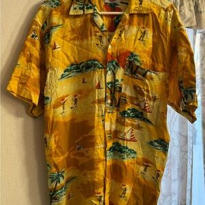 Vintage Men’s Hawaiian Short Sleeve Button Up Shirt